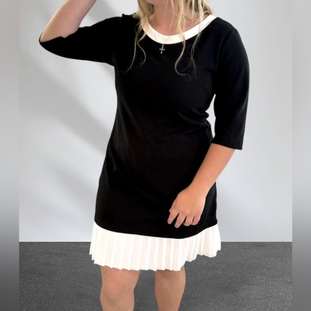 ❤️ 3/4 sleeve pleated hem mini sheath dress - Picture 2 of 9
